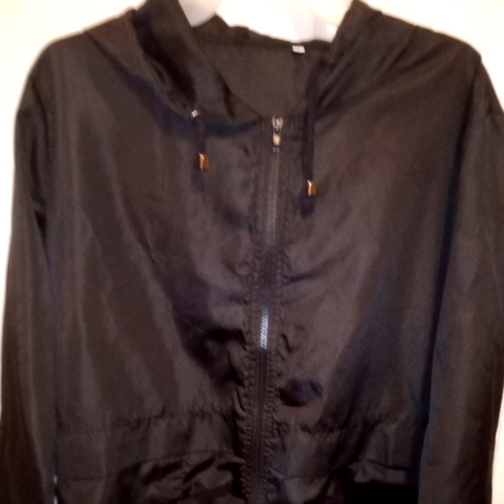 Women's Windbreaker